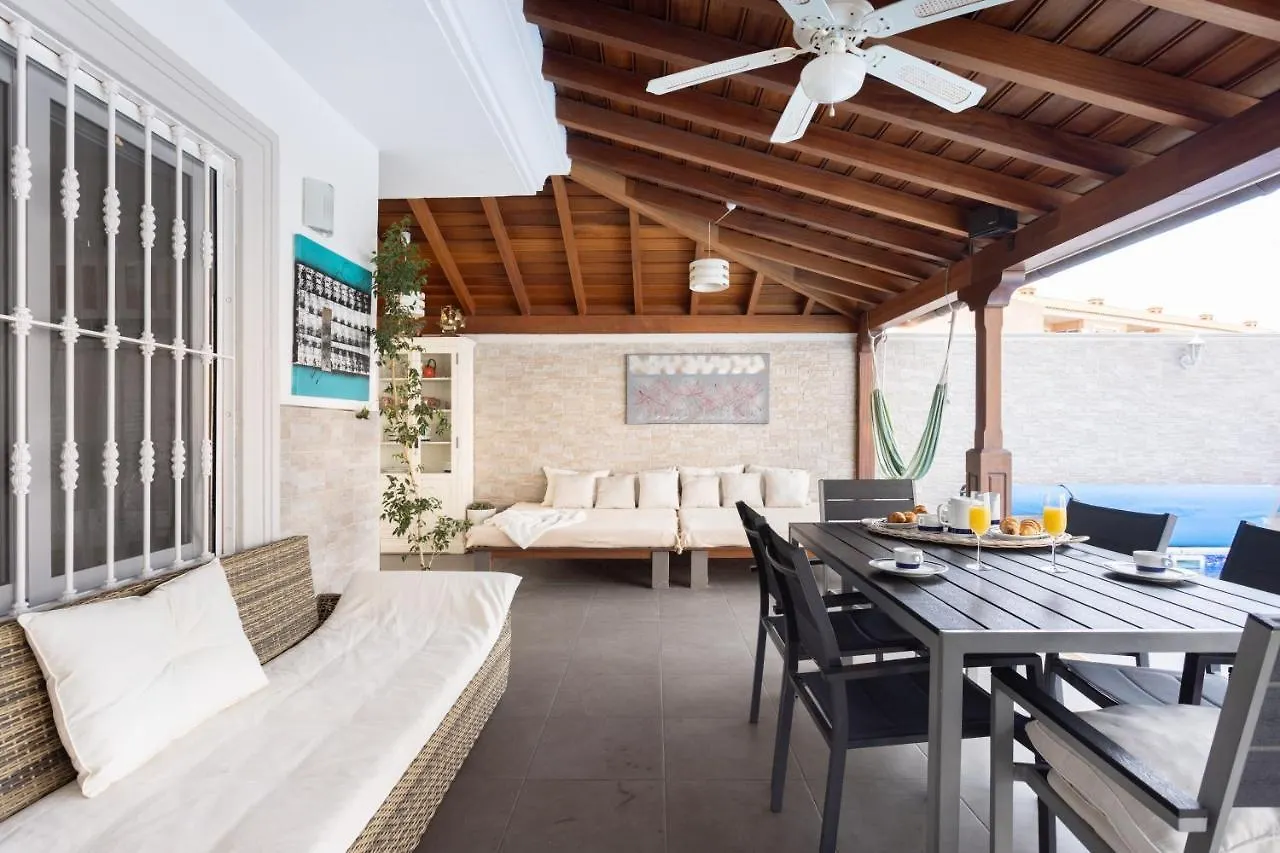 Luxury Villa With Private Pool With Aircon,Playa Del Duque 아데제