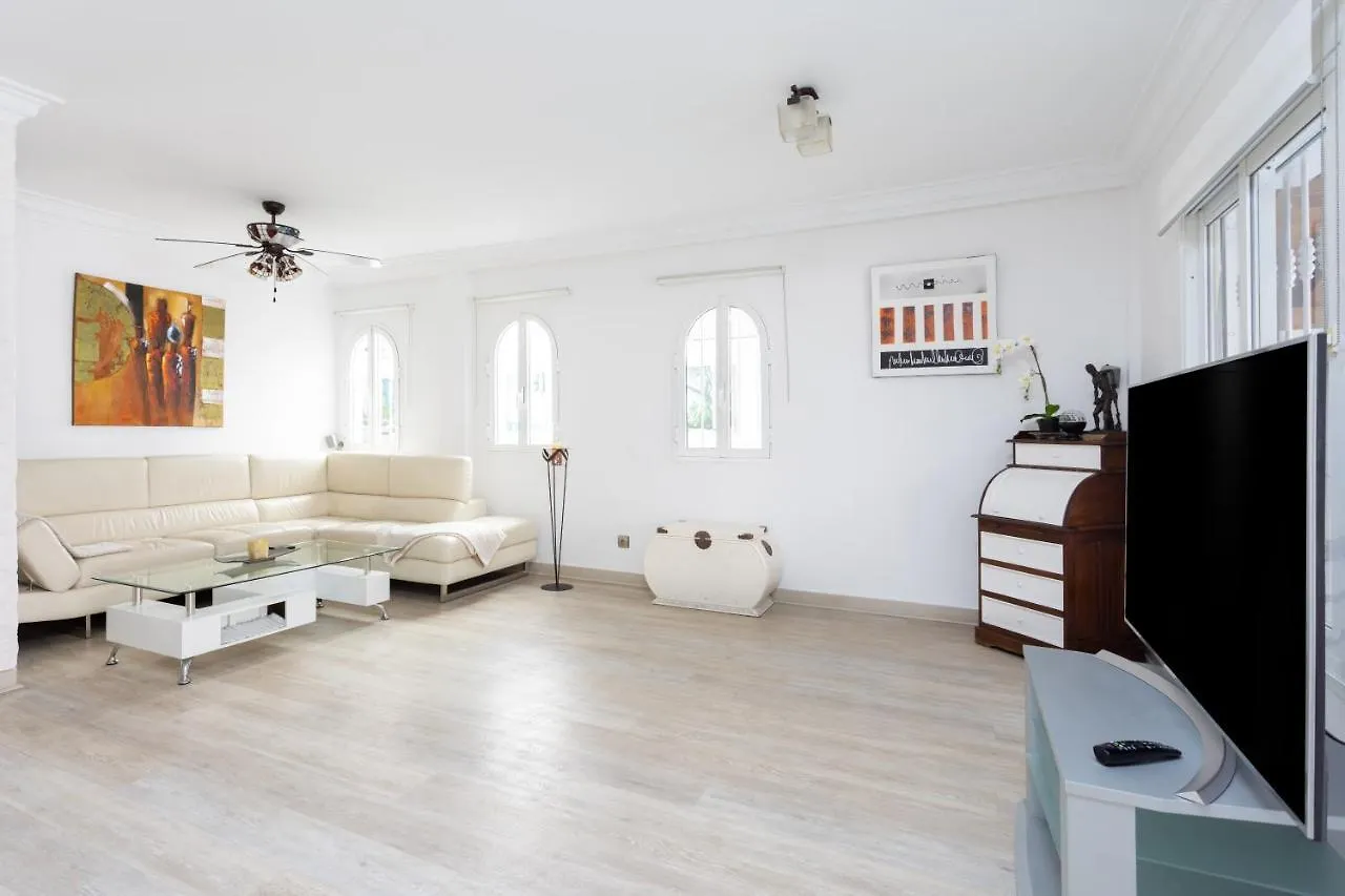 Luxury Villa With Private Pool With Aircon,Playa Del Duque 아데제 0*,