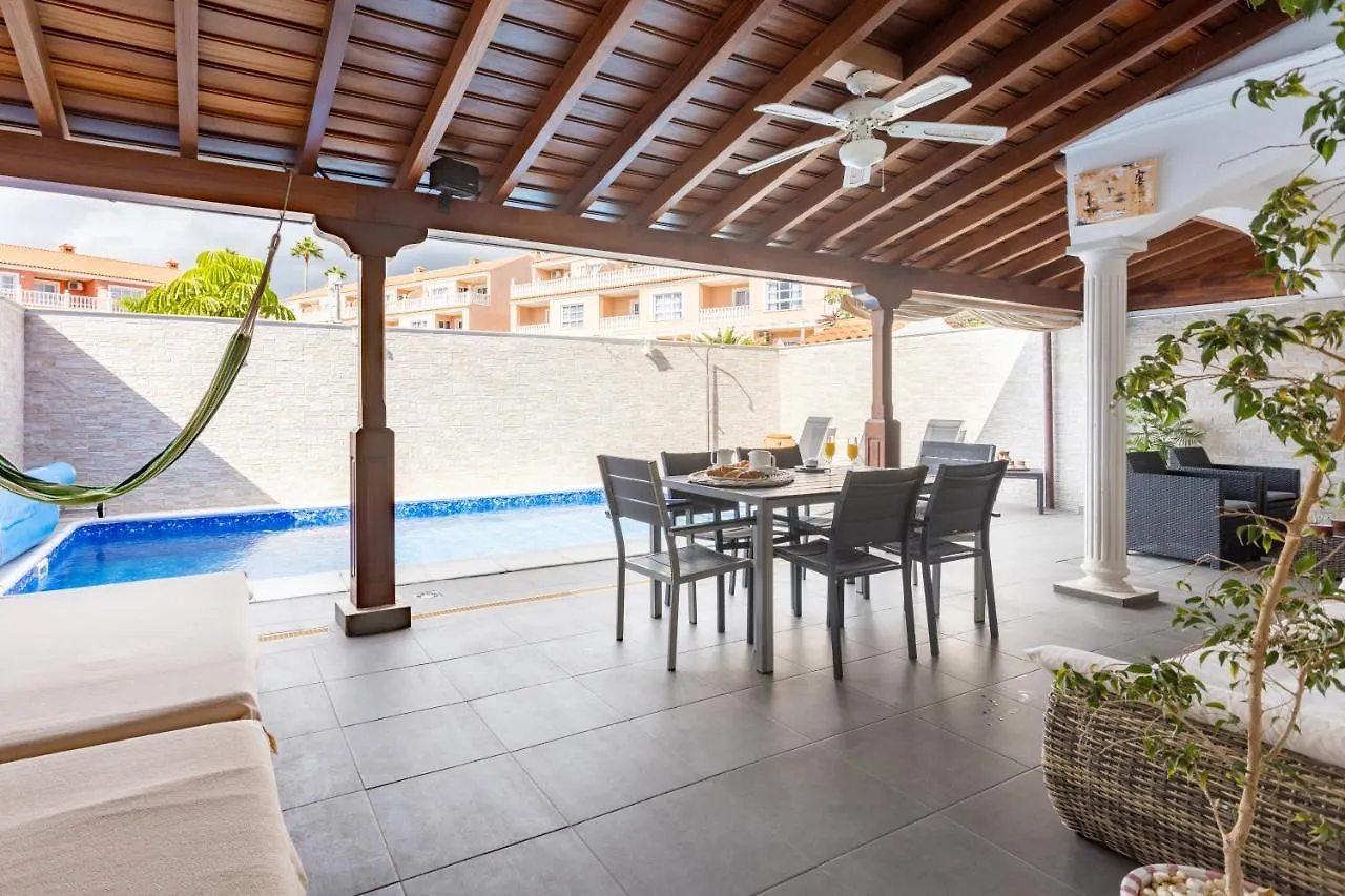 Luxury Villa With Private Pool With Aircon,Playa Del Duque 아데제