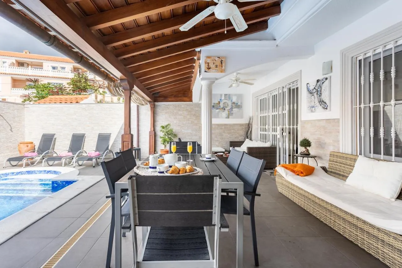 Luxury Villa With Private Pool With Aircon,Playa Del Duque 아데제
